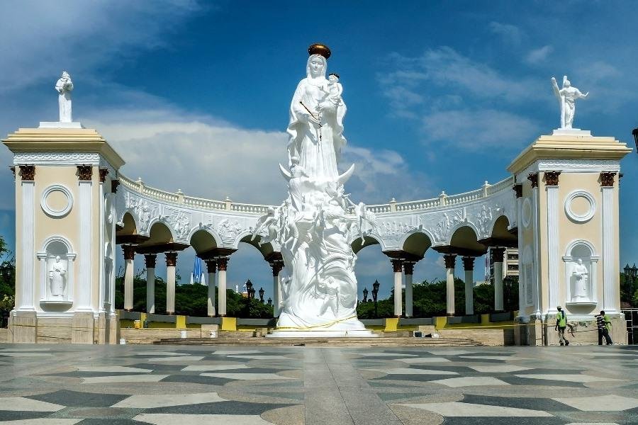 Monumento a Nuestra Señora de Chiquinquirá